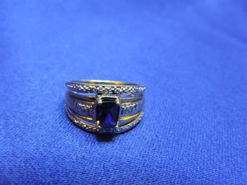 9ct Gold Daimond and Blue Stone Ring